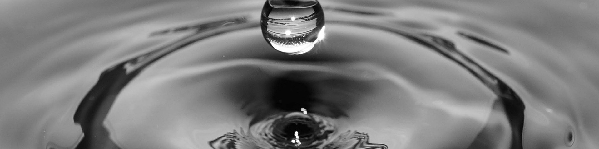  water-drop-384649_1920.jpg
